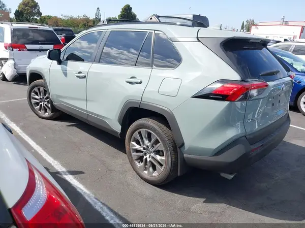 2T3C1RFV5NW215829 — 2022 Toyota RAV4, фото 3 с аукциона IAAI, Передняя часть справа