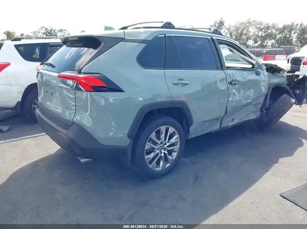 2T3C1RFV5NW215829 — 2022 Toyota RAV4, фото 4 с аукциона IAAI, Передняя часть справа
