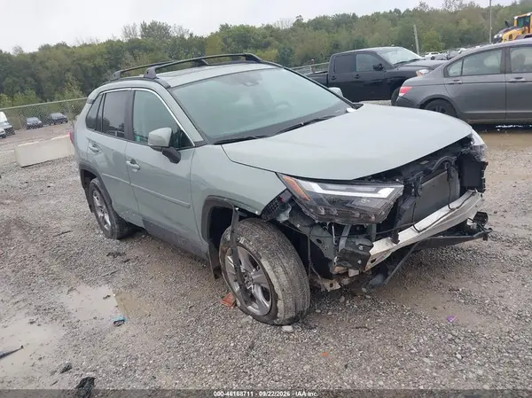 2T3P1RFVXNW307231 — 2022 Toyota RAV4, Передняя часть справа (Right Front), фото до ремонта