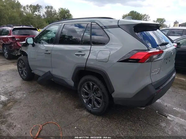 4T3B6RFV7NU080513 — 2022 Toyota RAV4, фото 3 с аукциона IAAI, Передняя часть