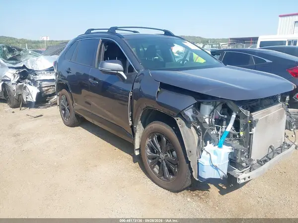 JTM16RFV6ND071889 — 2022 Toyota RAV4, Правый бок (Right Side), фото до ремонта