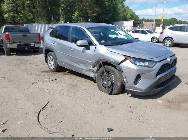 2T3G1RFV5NC323239 — 2022 Toyota RAV4, Передняя часть справа (Right Front), фото до ремонта