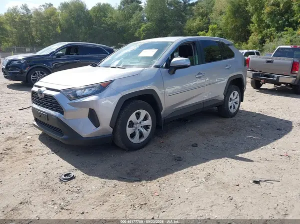 2T3G1RFV5NC323239 — 2022 Toyota RAV4, фото 2 с аукциона IAAI 11.10.2026, Передняя часть справа