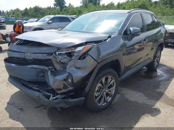 4T3B6RFV5NU065525 — 2022 Toyota RAV4, фото 2 с аукциона IAAI, Передняя часть