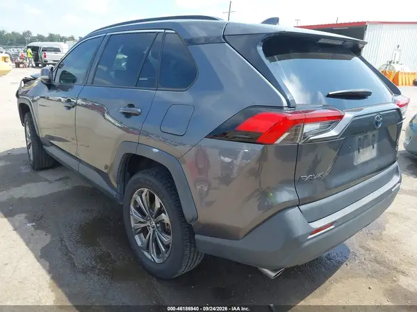 4T3B6RFV5NU065525 — 2022 Toyota RAV4, фото 3 с аукциона IAAI, Передняя часть