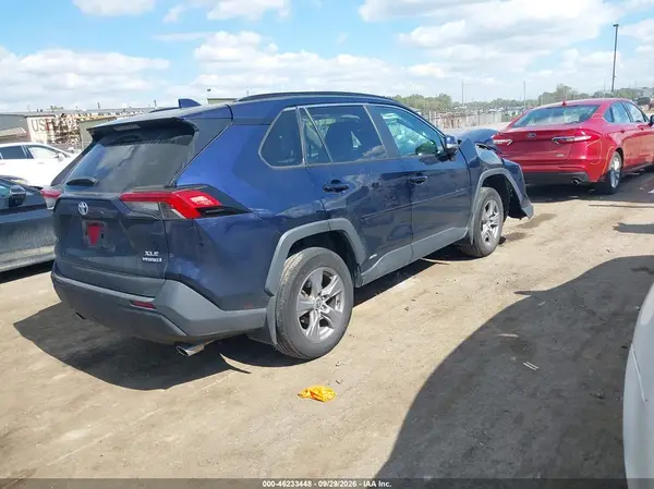 4T3RWRFV7NU067873 — 2022 Toyota RAV4, фото 4 с аукциона IAAI, Передняя часть