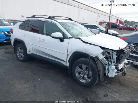 4T3RWRFV6NU075270 — 2022 Toyota RAV4, Передняя часть, фото до ремонта