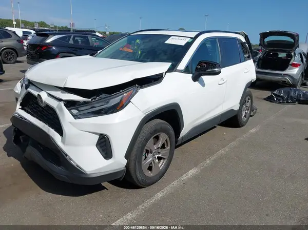 2T3P1RFV8PC350793 — 2023 Toyota RAV4, фото 2 с аукциона IAAI 13.10.2026, Передняя и задняя части