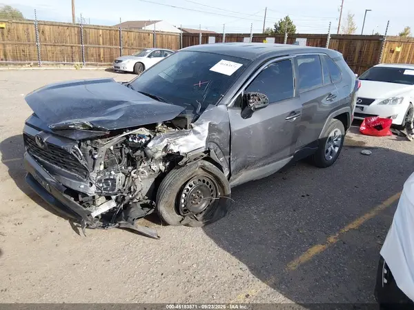 2T3F1RFVXPW358808 — 2023 Toyota RAV4, фото 2 с аукциона IAAI, Передняя часть