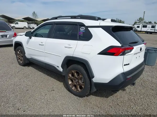 2T3UWRFV3PW161391 — 2023 Toyota RAV4, фото 3 с аукциона IAAI, Передняя часть