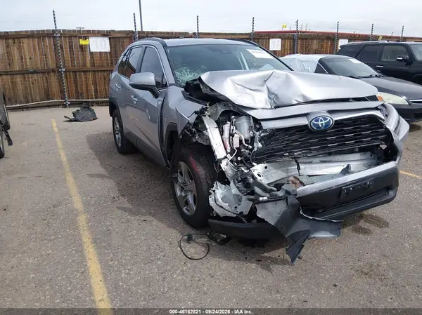 4T3RWRFV0RU159283 — 2024 Toyota RAV4, Передняя часть (Front End), фото до ремонта