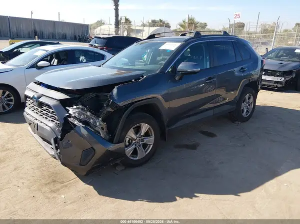 2T3RWRFV2RW221508 — 2024 Toyota RAV4, фото 2 с аукциона IAAI, Передняя часть