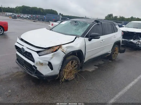 JTME6RFV6RD561014 — 2024 Toyota RAV4, фото 2 с аукциона IAAI, Повреждения со всех сторон