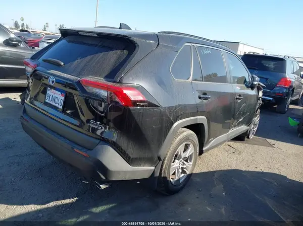 4T3RWRFV0RU112609 — 2024 Toyota RAV4, фото 4 с аукциона IAAI 14.10.2026, Передняя часть справа
