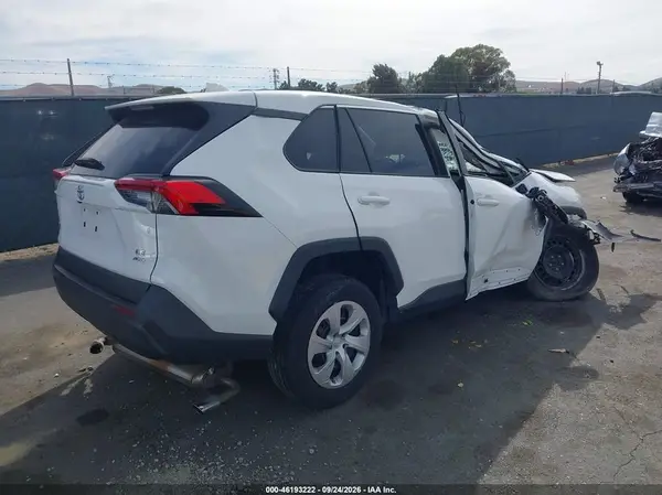 2T3G1RFV3RC404441 — 2024 Toyota RAV4, фото 4 с аукциона IAAI, Повреждения со всех сторон