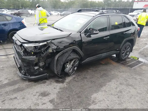 4T3D6RFV8RU171286 — 2024 Toyota RAV4, фото 2 с аукциона IAAI, Передняя часть