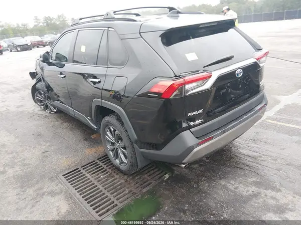 4T3D6RFV8RU171286 — 2024 Toyota RAV4, фото 3 с аукциона IAAI, Передняя часть