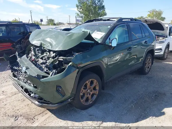 2T3UWRFV5RW209251 — 2024 Toyota RAV4, фото 2 с аукциона IAAI, Передняя часть