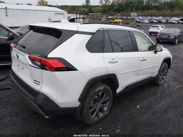 JTMD6RFV9RJ057165 — 2024 Toyota RAV4, фото 4 с аукциона IAAI, Не указано
