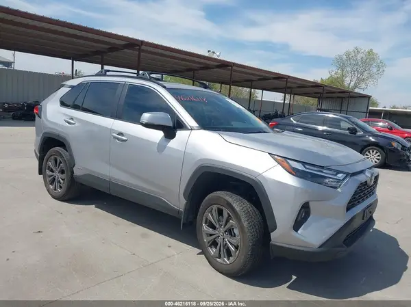 4T3B6RFV7RU159119 — 2024 Toyota RAV4, Передняя часть (Front & Rear), фото до ремонта