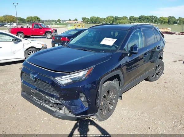 4T3B6RFV3RU149378 — 2024 Toyota RAV4, фото 2 с аукциона IAAI, Передняя и задняя части
