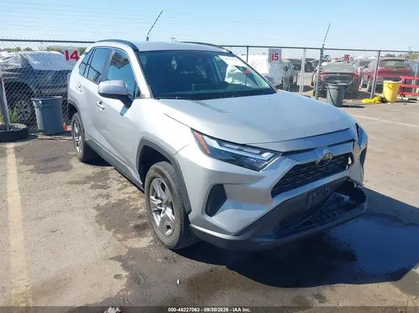 2T3P1RFV2RW424047 — 2024 Toyota RAV4, Передняя часть (Front End), фото до ремонта