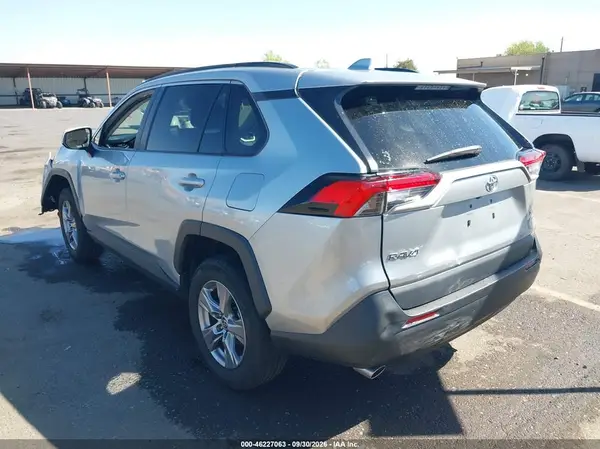 2T3P1RFV2RW424047 — 2024 Toyota RAV4, фото 3 с аукциона IAAI, Передняя часть