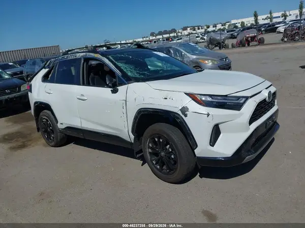 2T3E6RFV1RW066061 — 2024 Toyota RAV4, Опрокидывание (Rollover), фото до ремонта