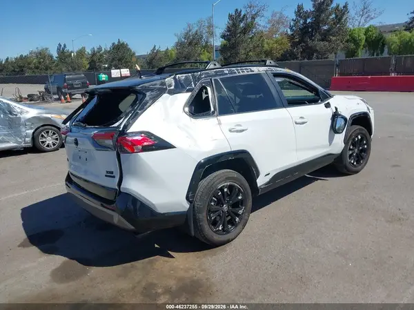 2T3E6RFV1RW066061 — 2024 Toyota RAV4, фото 4 с аукциона IAAI, Опрокидывание