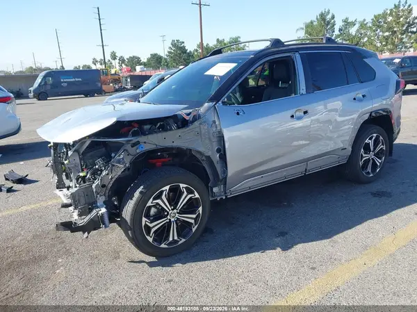 JTMEB3FV7SD255762 — 2025 Toyota RAV4, фото 2 с аукциона IAAI, Передняя часть