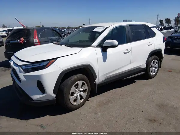 2T3K1RFV6SC323823 — 2025 Toyota RAV4, фото 2 с аукциона IAAI, Передняя часть