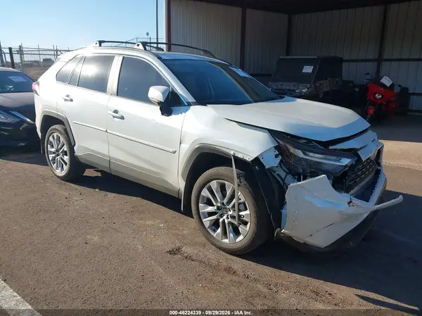 2T3C1RFV3SW442741 — 2025 Toyota RAV4, Передняя часть (Front End), фото до ремонта