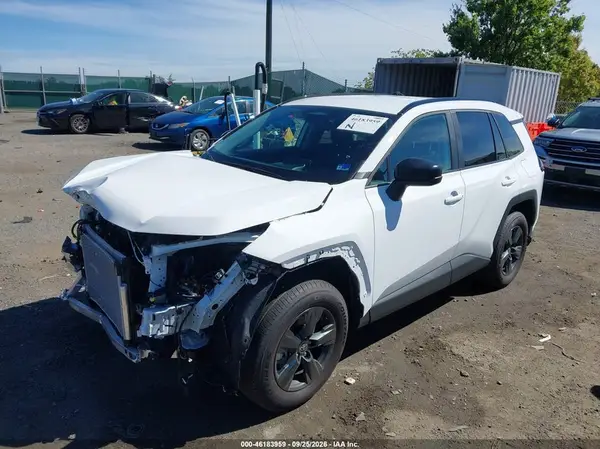 2T36CRAVXTC019043 — 2026 Toyota RAV4, фото 2 с аукциона IAAI, Передняя часть