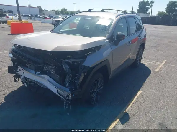 JTM6DRBV0TD321092 — 2026 Toyota RAV4, фото 2 с аукциона IAAI, Передняя часть