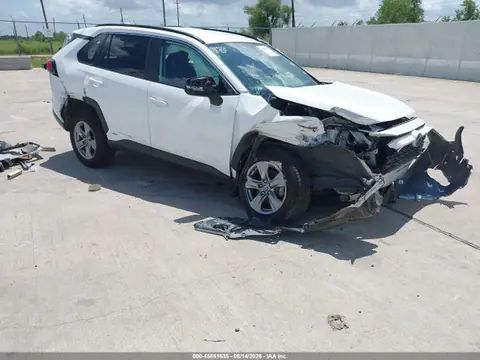 2T3MWRFV5RW217379 — 2024 Toyota RAV4 Hybrid LE, Опрокидывание (Rollover), фото до ремонта