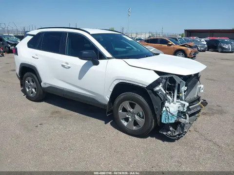 4T3LWRFV6RU141697 — 2024 Toyota RAV4 Hybrid LE, Передняя часть (Front End), фото до ремонта
