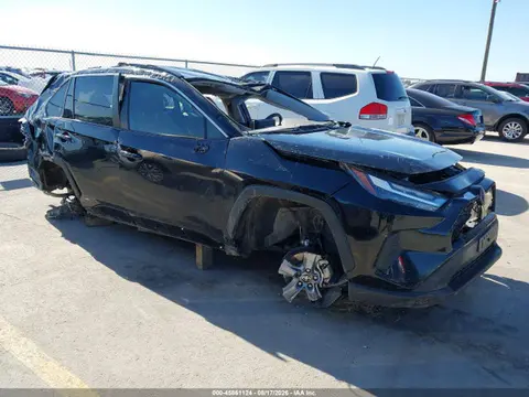 4T3LWRFV7SU186251 — 2025 Toyota RAV4 Hybrid LE, Опрокидывание (Rollover), фото до ремонта