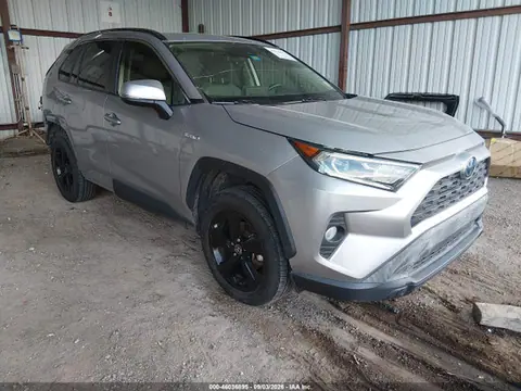 JTMB6RFV0MD040236 — 2021 Toyota RAV4 Hybrid XLE Premium, Задняя часть (Rear), фото до ремонта