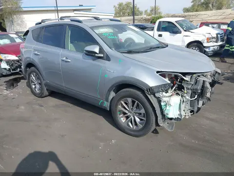JTMRJREV7HD078633 — 2017 Toyota RAV4 Hybrid XLE, Передняя часть (Front End), фото до ремонта