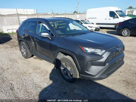 2T3RWRFV7RW238630 — 2024 Toyota RAV4 Hybrid XLE, Передняя часть (Front), фото до ремонта