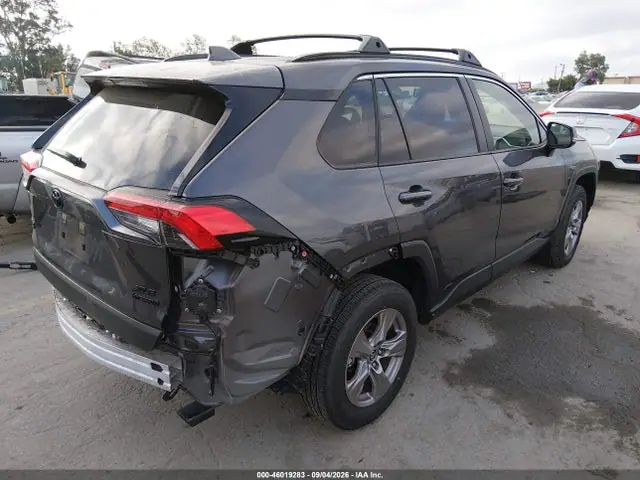 JTMRWRFVXRJ061974 — 2024 Toyota RAV4 Hybrid XLE, фото 4 с аукциона IAAI 30.09.2026, Задняя часть слева