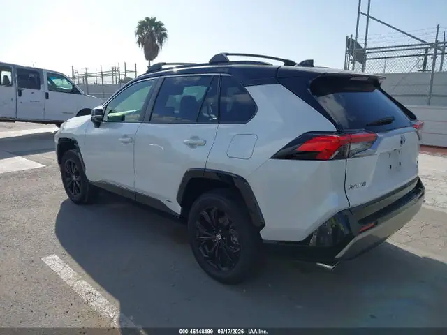 JTME6RFV4RD550710 — 2024 Toyota RAV4 Hybrid XSE, фото 3 с аукциона IAAI 30.09.2026, Правый бок