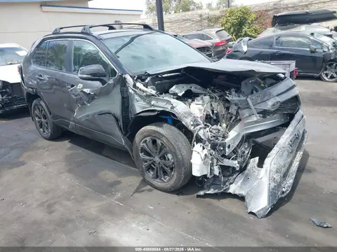 4T3E6RFV2SU186165 — 2025 Toyota RAV4 Hybrid XSE, Передняя часть (Front & Rear), фото до ремонта