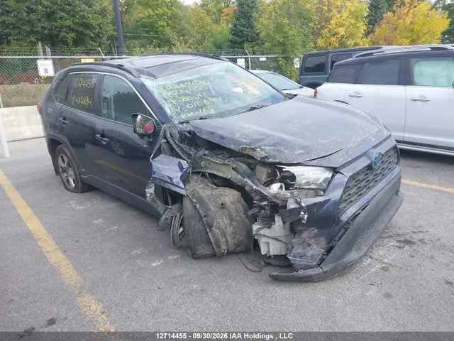 2T3RWRFV3KW010694 — 2019 Toyota RAV4 Hybrid, Передняя часть справа (Right Front), фото до ремонта