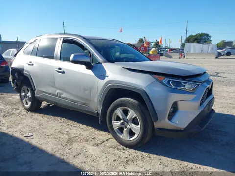 2T3RWRFV2MW111387 — 2021 Toyota RAV4 Hybrid, Передняя часть (Front), фото до ремонта