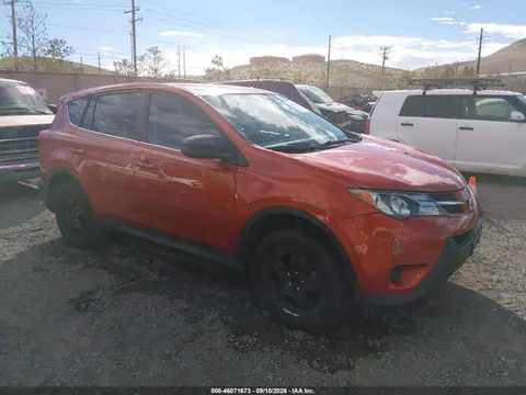 2T3BFREV7FW241655 — 2015 Toyota RAV4 LE, Задняя часть (Rear), фото до ремонта