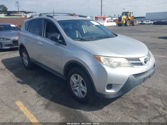 2015 Toyota RAV4 LE VIN JTMZFREV6FD069100 фото 1