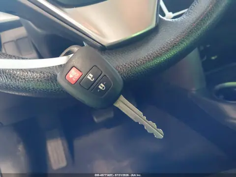 2016 Toyota RAV4 LE VIN JTMZFREV9GJ082751 фото 11