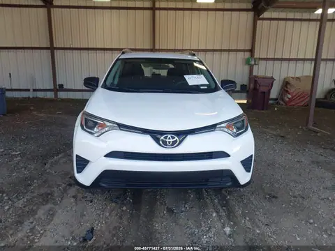 2016 Toyota RAV4 LE VIN JTMZFREV9GJ082751 фото 12