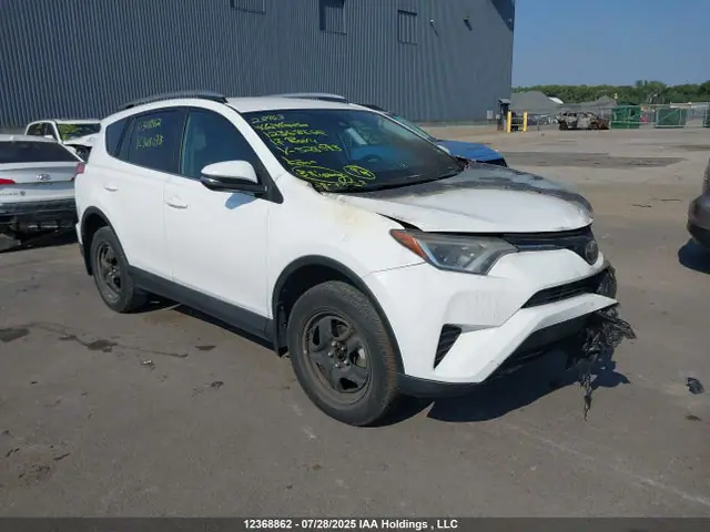 2T3ZFREV2HW328073 — 2017 Toyota RAV4 LE, Повреждение двигателя (Engine Fire), фото до ремонта